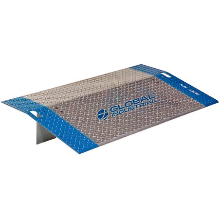 Global Industrial Heavy Duty Aluminum Dock Plate, 72W x 30L, 11,350 Lb. Capacity 988887